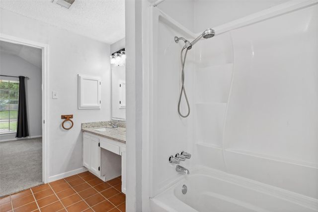 3105 Wood Fox Drive, Alvin, TX 77511