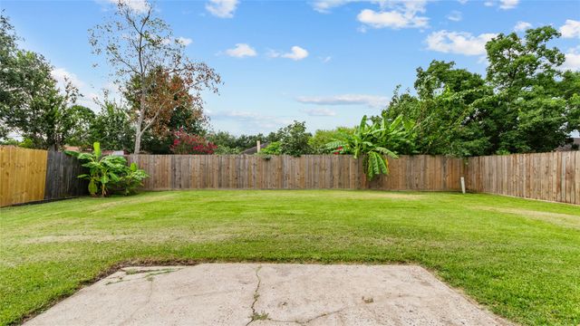 3105 Wood Fox Drive, Alvin, TX 77511