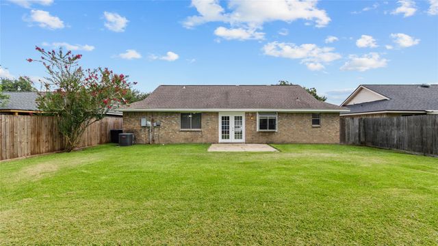3105 Wood Fox Drive, Alvin, TX 77511