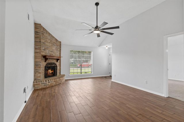 3105 Wood Fox Drive, Alvin, TX 77511