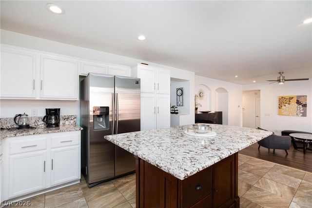 9896 Masked Duck Avenue, Las Vegas, NV 89117