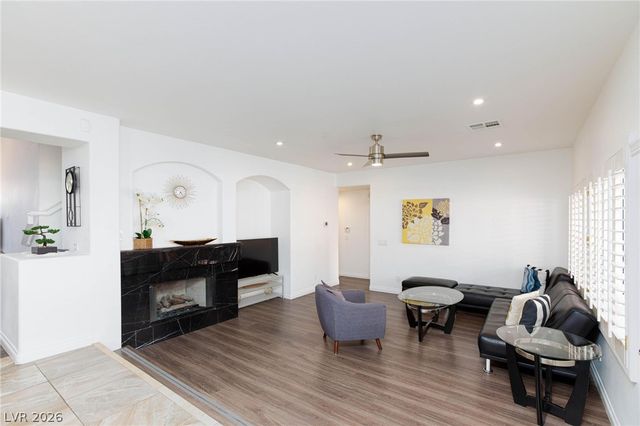 9896 Masked Duck Avenue, Las Vegas, NV 89117