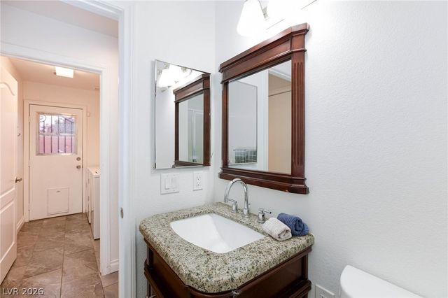 9896 Masked Duck Avenue, Las Vegas, NV 89117