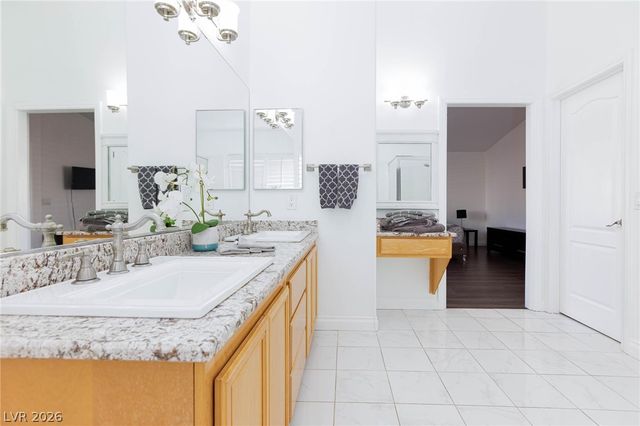 9896 Masked Duck Avenue, Las Vegas, NV 89117
