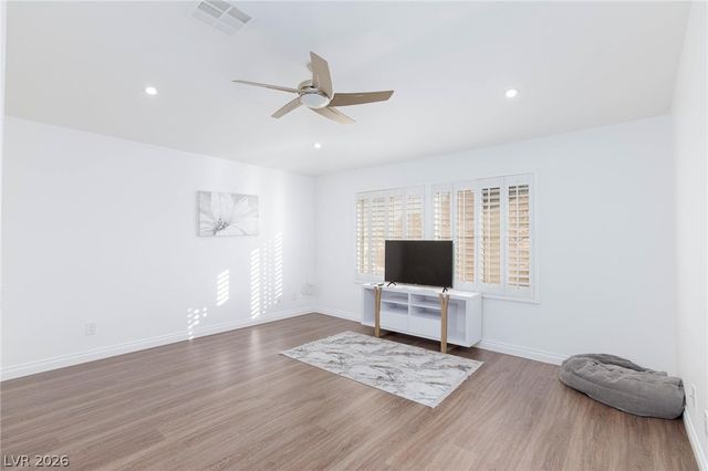 9896 Masked Duck Avenue, Las Vegas, NV 89117