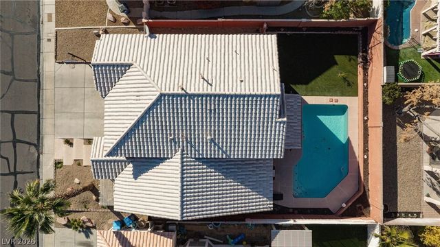 9896 Masked Duck Avenue, Las Vegas, NV 89117
