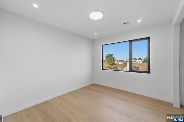 190 Prospect Street, Fort Lee, NJ 07024