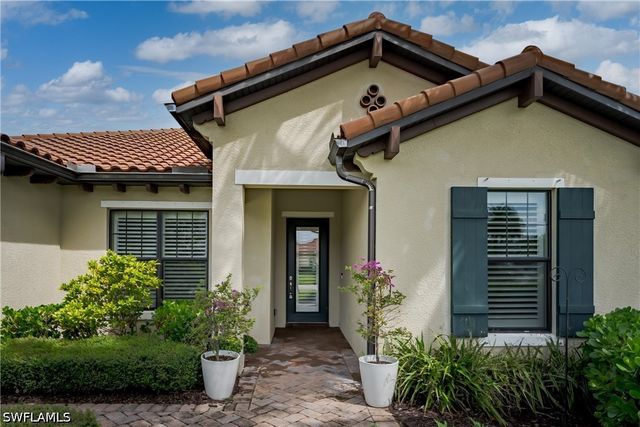 4664 Abaca CIR, Naples, FL 34119