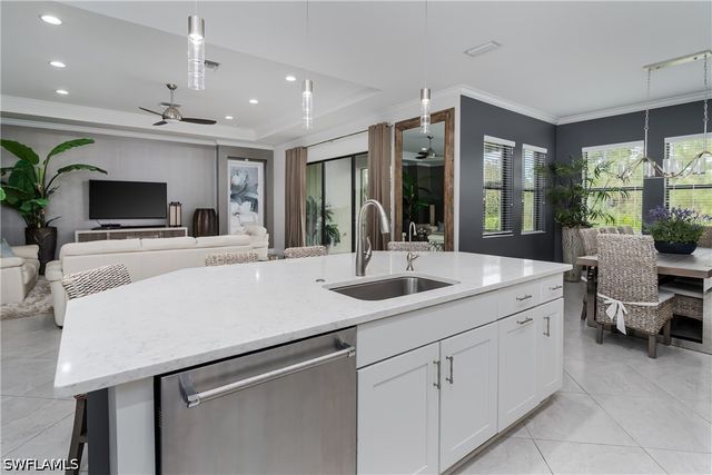 4664 Abaca CIR, Naples, FL 34119