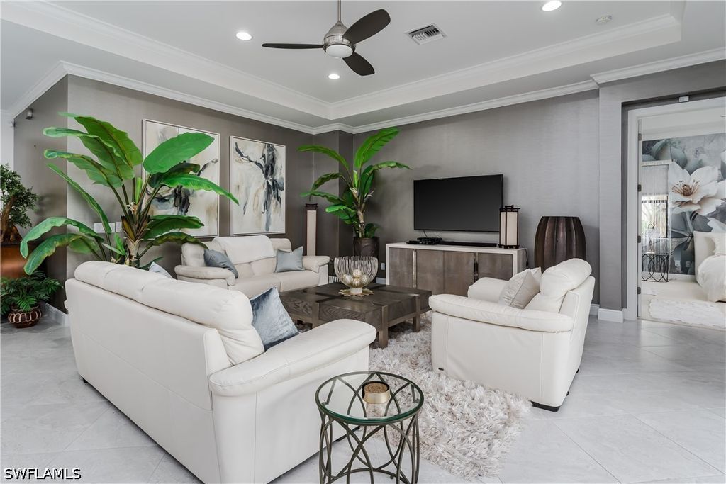 4664 Abaca CIR, Naples, FL 34119