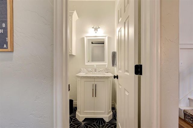 600 Heatherstone Road, Edmond, OK 73034