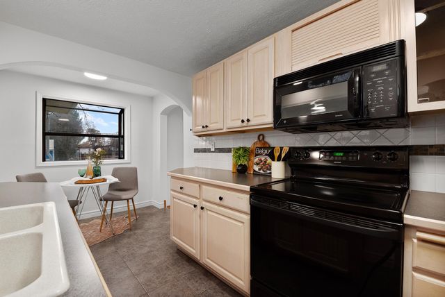 12824 E 6th Ave, Spokane Valley, WA 99216