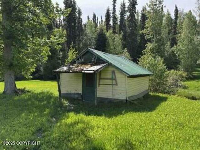 Mi 44.5 McCarthy Road, Chitina, AK 99588