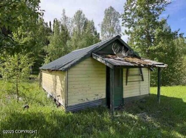 Mi 44.5 McCarthy Road, Chitina, AK 99588