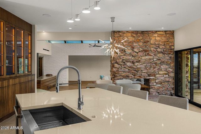 6331 E Hummingbird Lane, Paradise Valley, AZ 85253