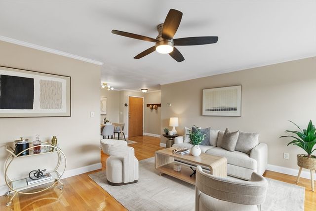 245 Lafayette St 3G, Salem, MA 01970