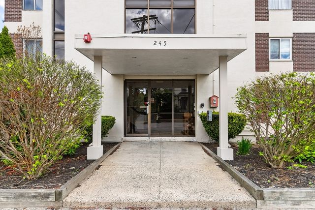 245 Lafayette St 3G, Salem, MA 01970