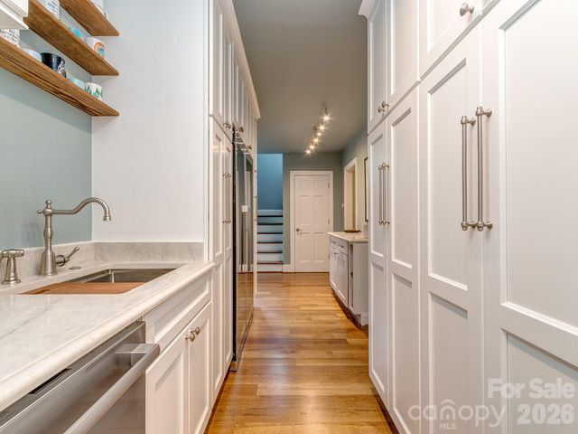 5307 Mirabell Road, Charlotte, NC 28226