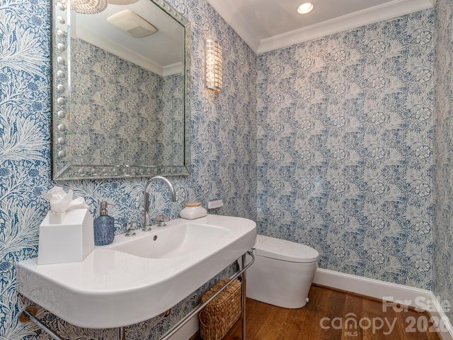 5307 Mirabell Road, Charlotte, NC 28226
