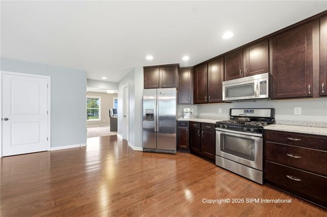 39 Chancellor Lane, West Seneca, NY 14224