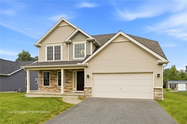 39 Chancellor Lane, West Seneca, NY 14224