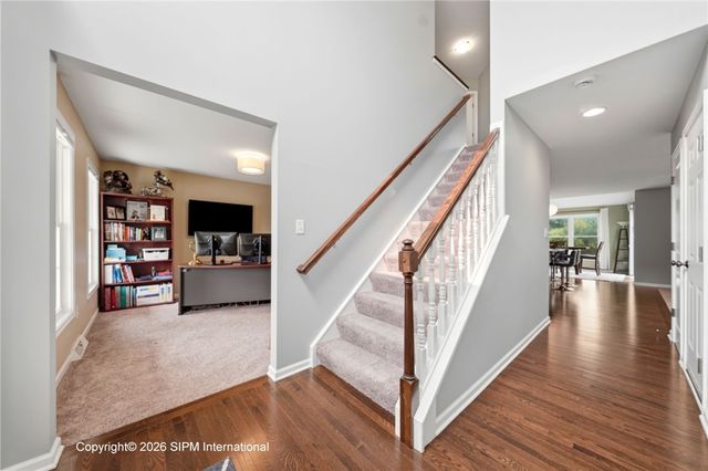 39 Chancellor Lane, West Seneca, NY 14224