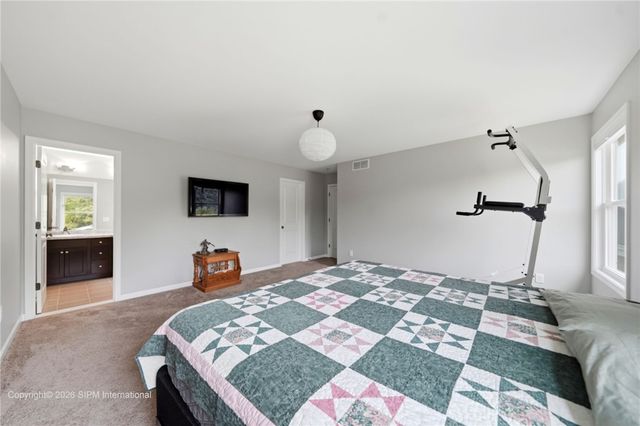 39 Chancellor Lane, West Seneca, NY 14224