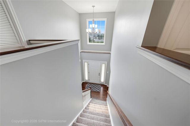 39 Chancellor Lane, West Seneca, NY 14224