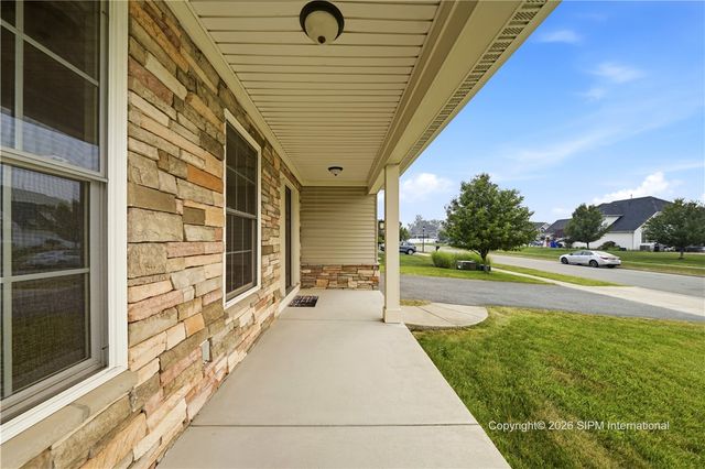 39 Chancellor Lane, West Seneca, NY 14224