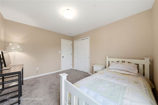 39 Chancellor Lane, West Seneca, NY 14224