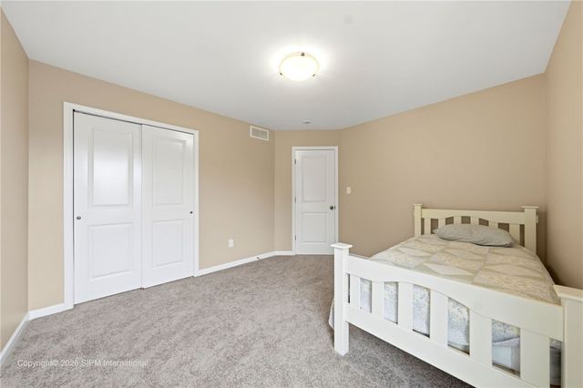 39 Chancellor Lane, West Seneca, NY 14224