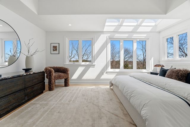171 Shaw Rd, Brookline, MA 02467