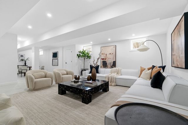 171 Shaw Rd, Brookline, MA 02467