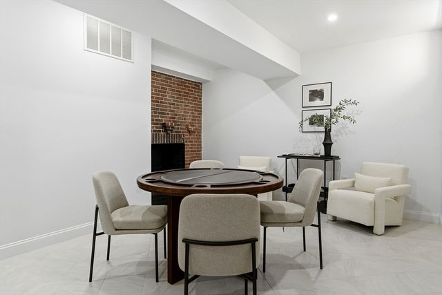 171 Shaw Rd, Brookline, MA 02467