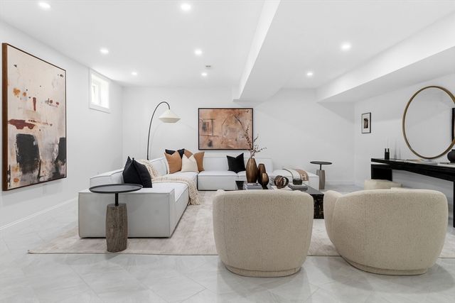 171 Shaw Rd, Brookline, MA 02467