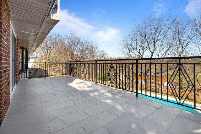 171 Shaw Rd, Brookline, MA 02467