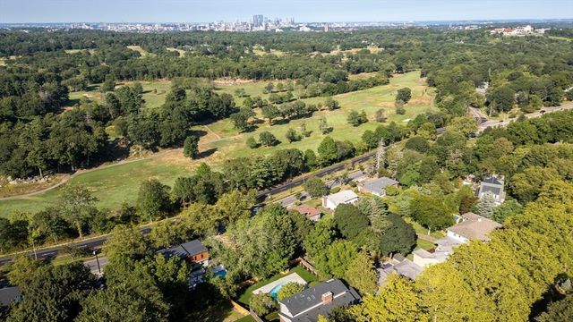 171 Shaw Rd, Brookline, MA 02467