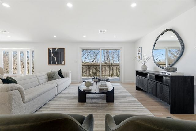 171 Shaw Rd, Brookline, MA 02467