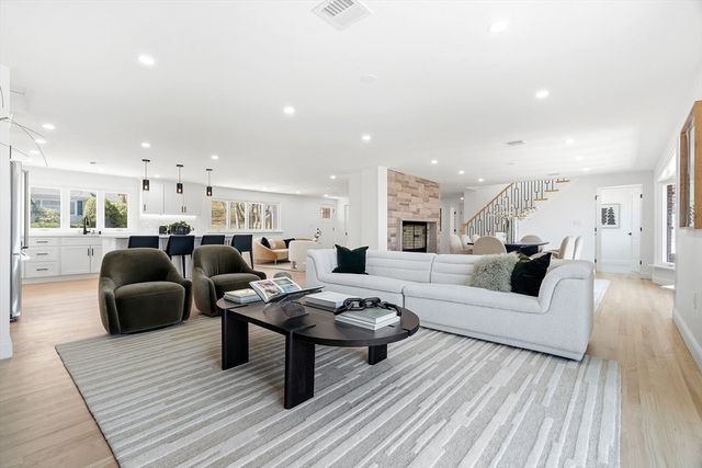 171 Shaw Rd, Brookline, MA 02467
