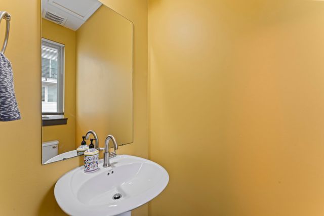 64 Fern Ave Unit 4, Nashville, TN 37207