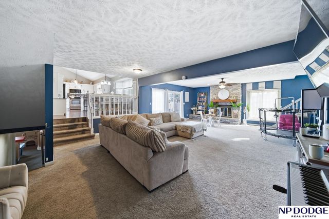 2049 Teakwood Drive, Fremont, NE 68025