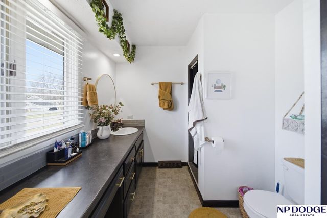 2049 Teakwood Drive, Fremont, NE 68025