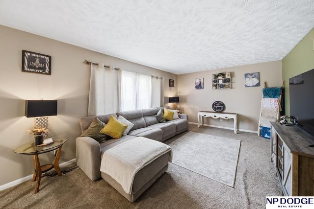 2049 Teakwood Drive, Fremont, NE 68025