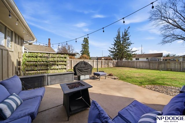 2049 Teakwood Drive, Fremont, NE 68025