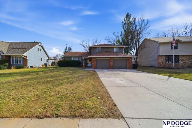 2049 Teakwood Drive, Fremont, NE 68025
