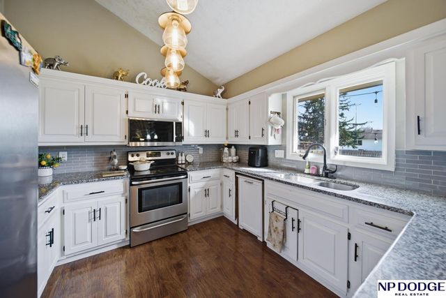 2049 Teakwood Drive, Fremont, NE 68025