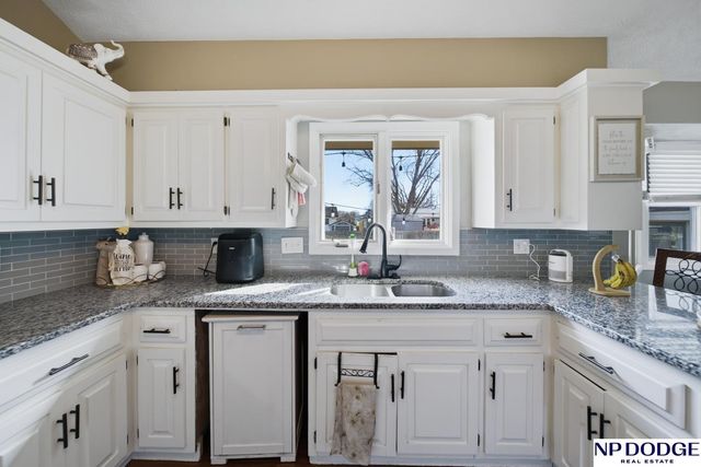 2049 Teakwood Drive, Fremont, NE 68025