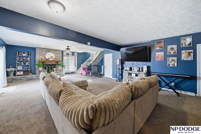 2049 Teakwood Drive, Fremont, NE 68025