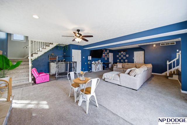 2049 Teakwood Drive, Fremont, NE 68025