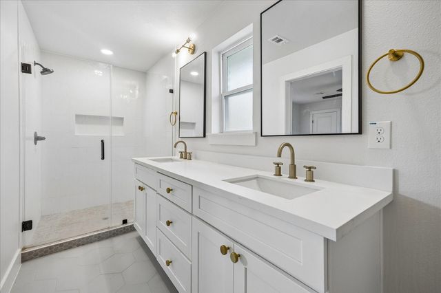 4725 Spellman Road, Houston, TX 77035